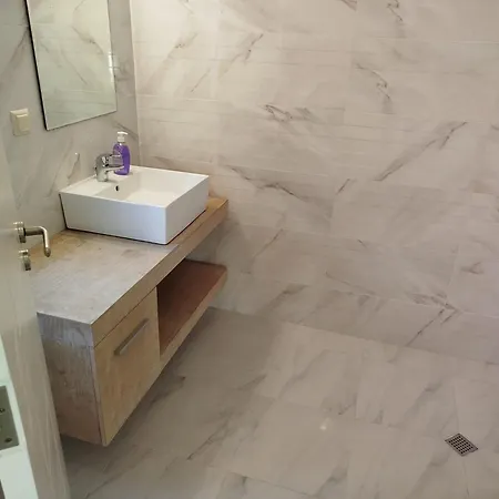Vila Casablanca With Private Pool Lozenec